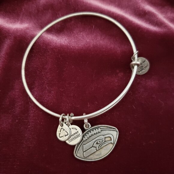 Alex & Ani New England Patriots Bracelet NFL Football 268 - Picture 1 of 3